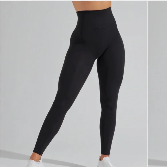 Legacy Legging - Picture 3 of 4